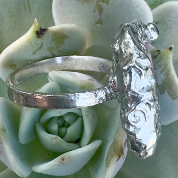 Artisan-crafted Broken China Ring with a Silver Spoon Band & Boho-Metalwork 7.5 - Picture 11 of 16